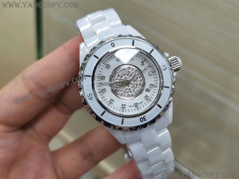 シャネル 偽物 J12 33mm ホワイトセラミック shp75311